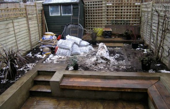 Family Garden with a Lawn in Crouch End 3