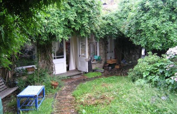 Secluded Garden Oasis in Hackney 2